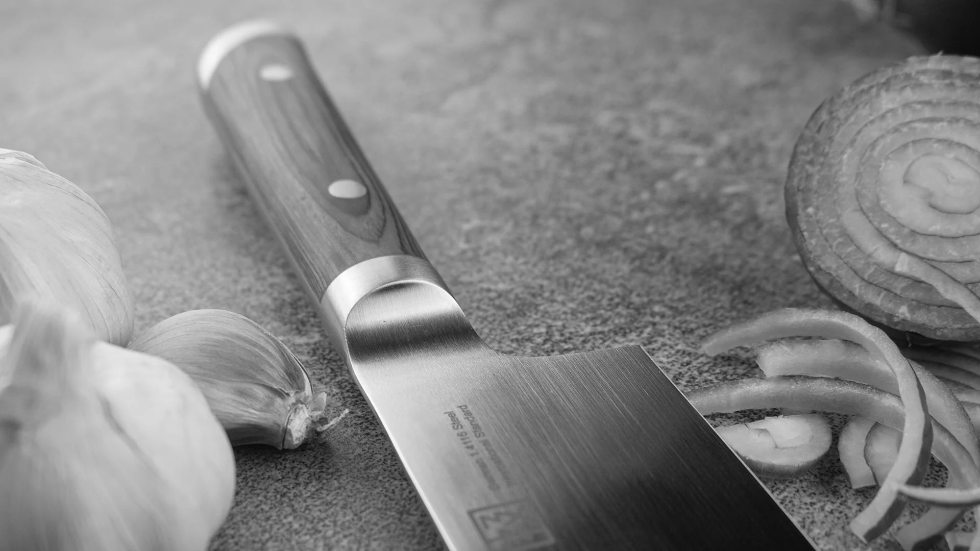 Main image nakiri knife black white focus